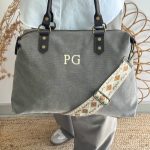bolso con iniciales