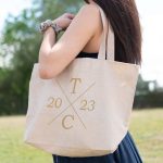 bolso con iniciales