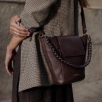 bolso marron mujer